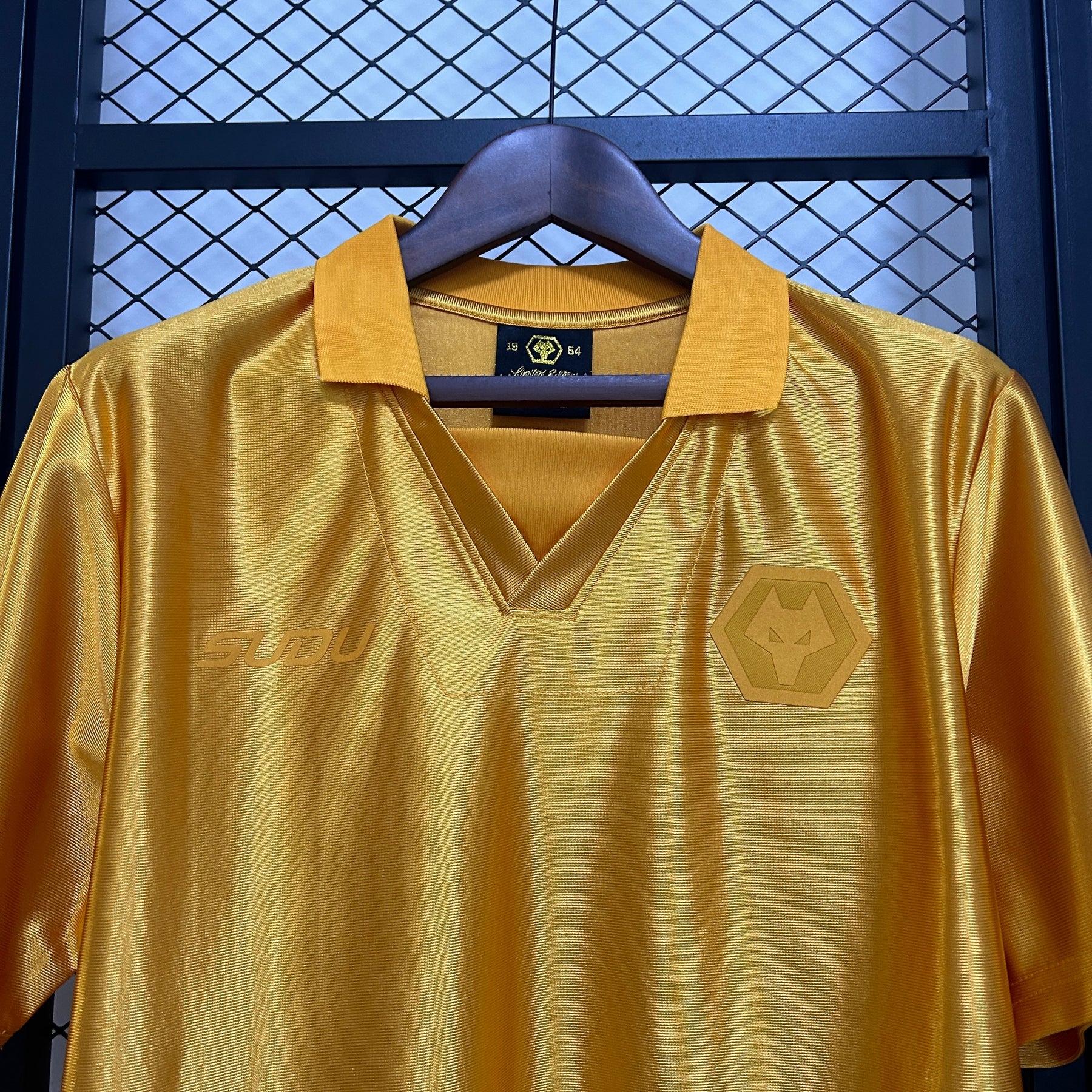 Camisa Wolves Edição Limitada Aniversário de 70 anos 25/26