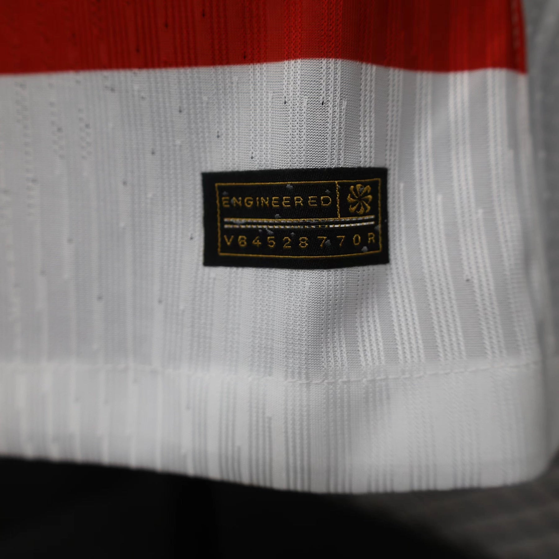 Camisa Seleção da Croácia Home 24/25 Torcedor Nike Masculina - Branco e Vermelho - Modelo Jogador