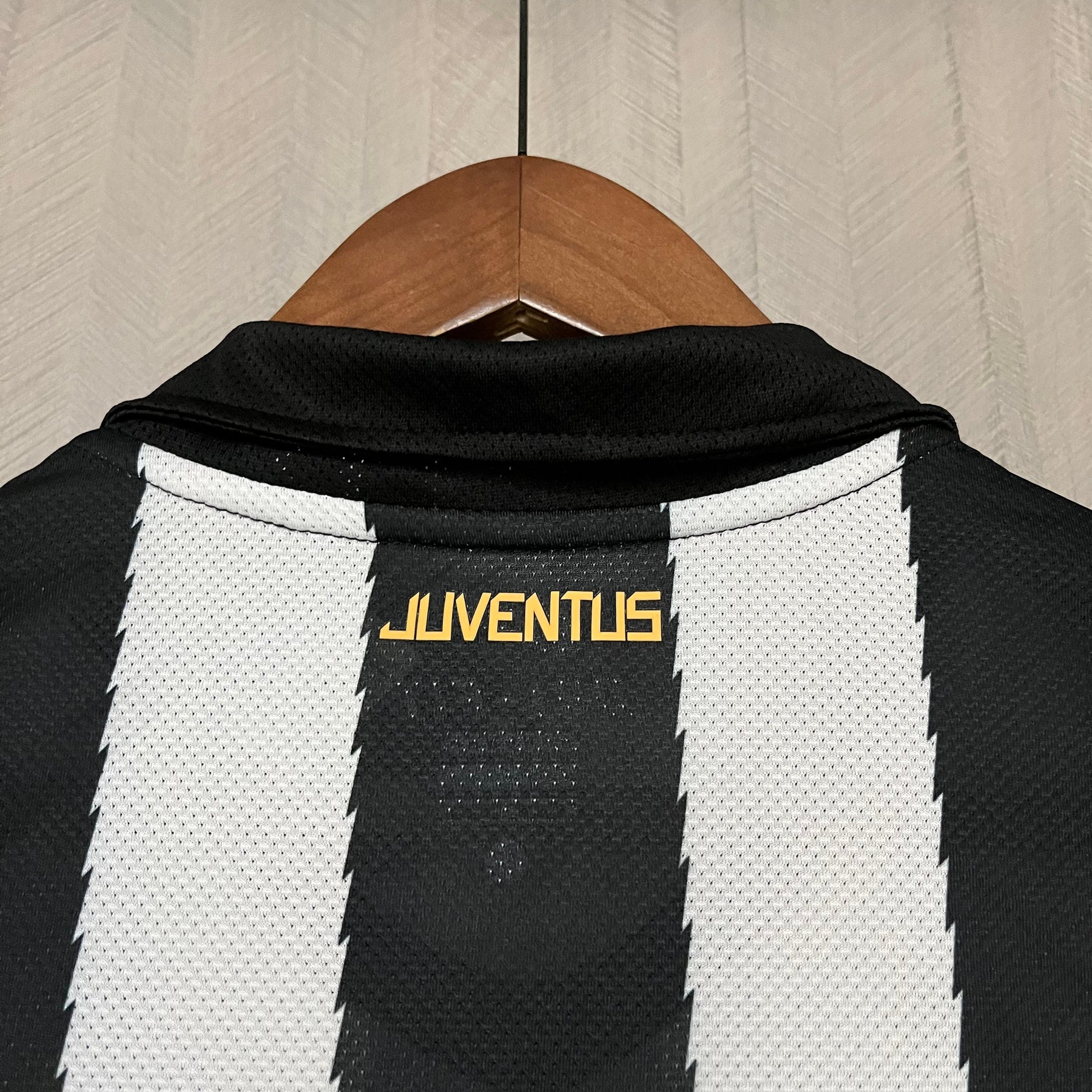 Camisa Juventus Retrô 2010 Preta e Branca - Nike