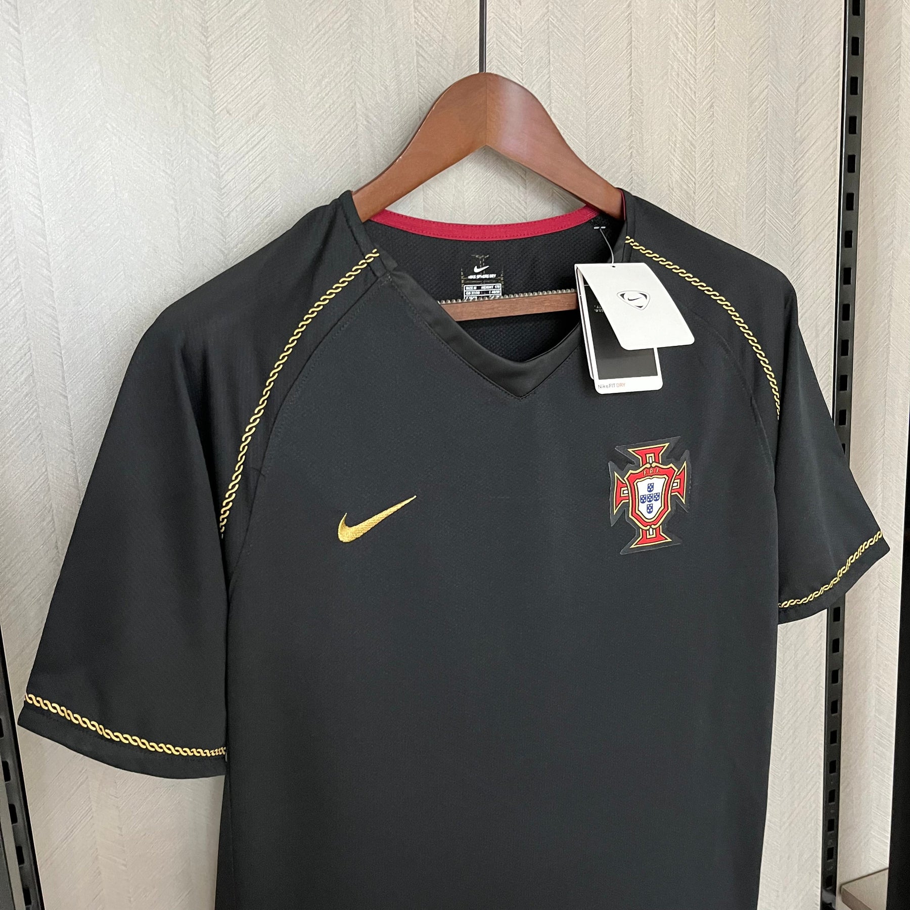 Camisa Portugal Retrô 2006 Preta