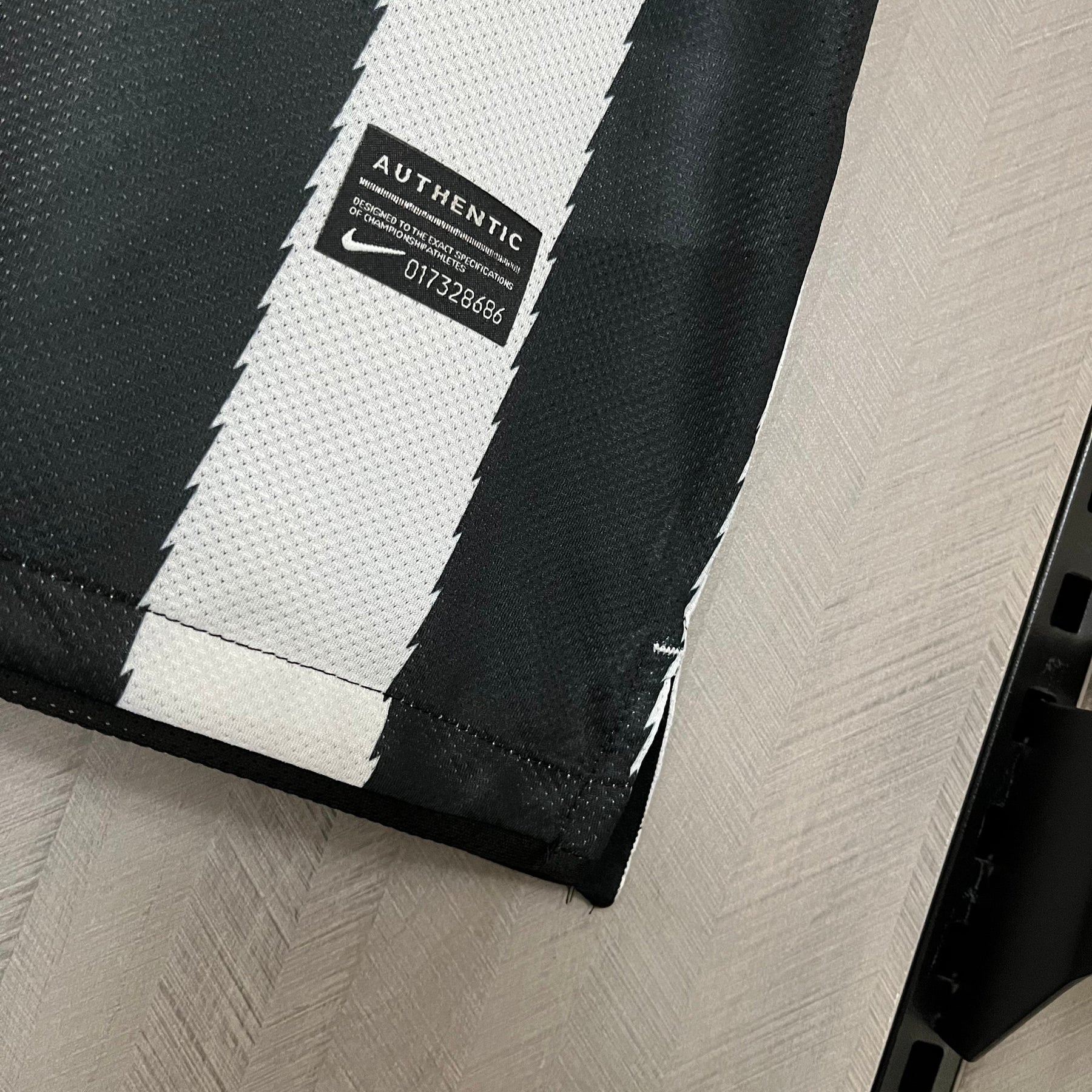 Camisa Juventus Retrô 2010 Preta e Branca - Nike