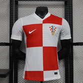 Camisa Seleção da Croácia Home 24/25 Torcedor Nike Masculina - Branco e Vermelho - Modelo Jogador