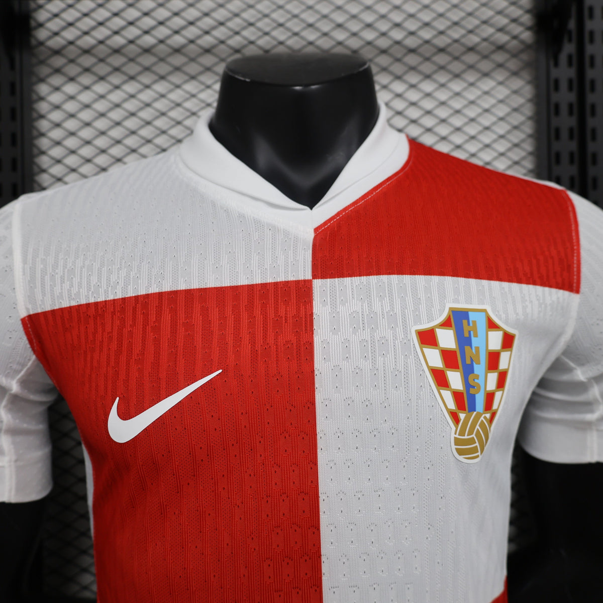 Camisa Seleção da Croácia Home 24/25 Torcedor Nike Masculina - Branco e Vermelho - Modelo Jogador