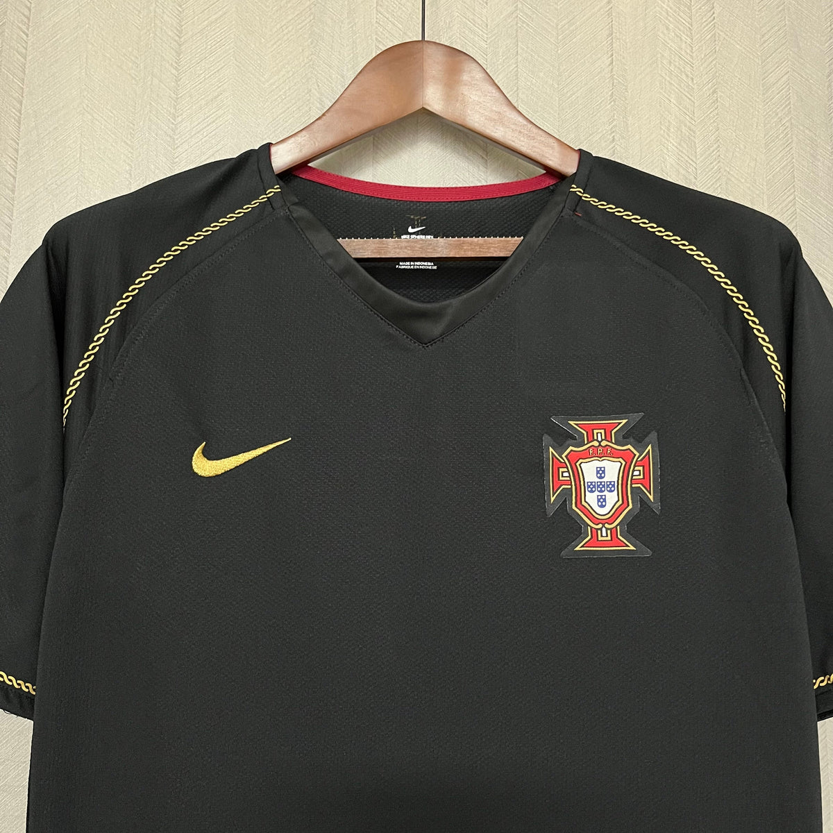Camisa Portugal Retrô 2006 Preta