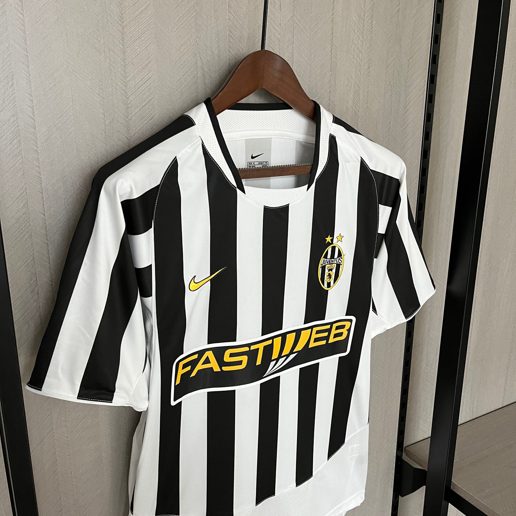 Camisa Juventus Retrô 2010  Preta e Branca