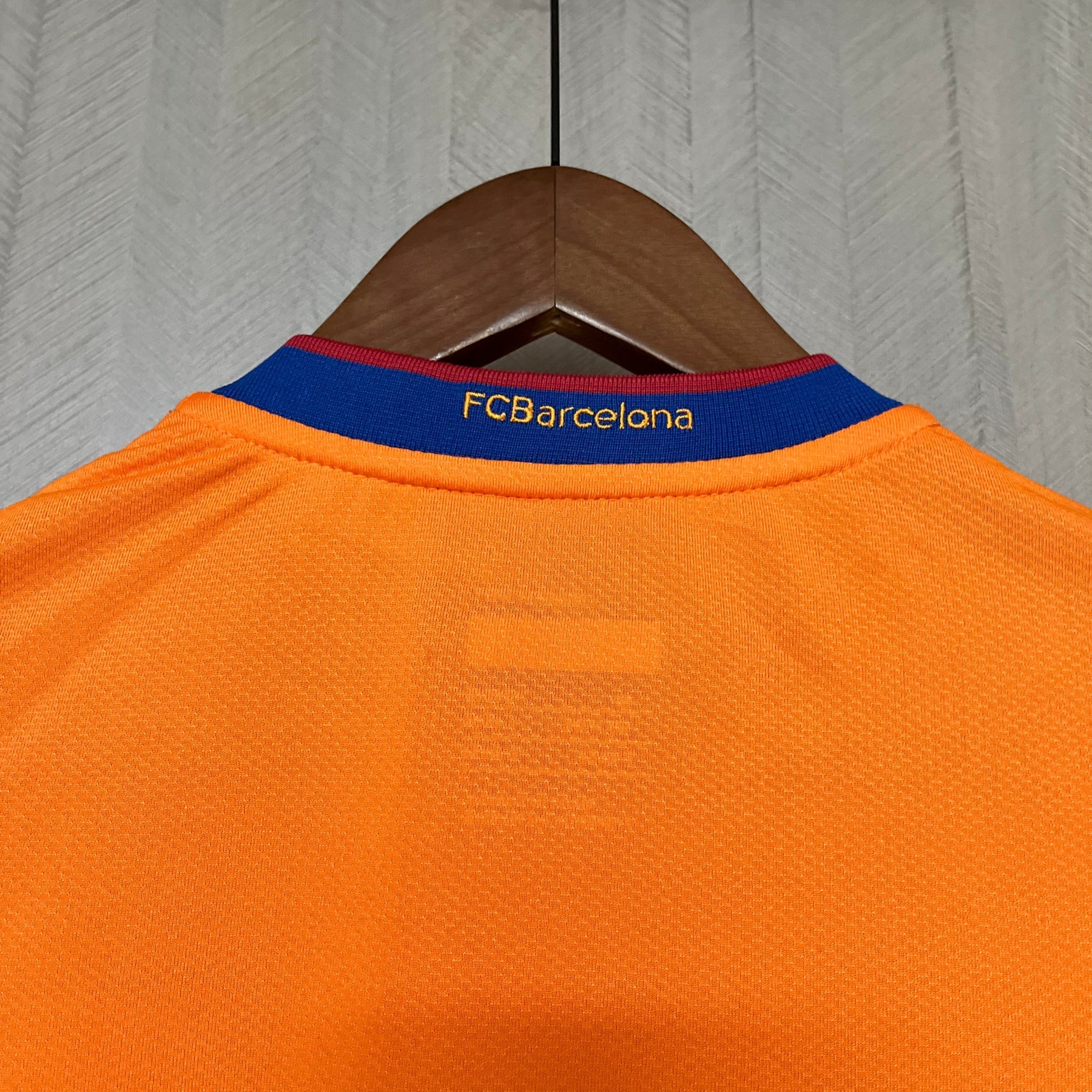 Barcelona Retro 2006/07 away