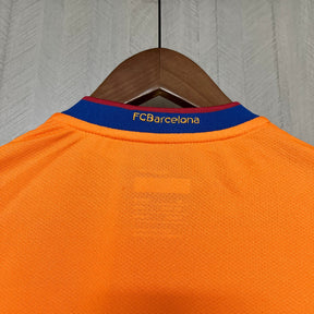 Barcelona Retro 2006/07 away