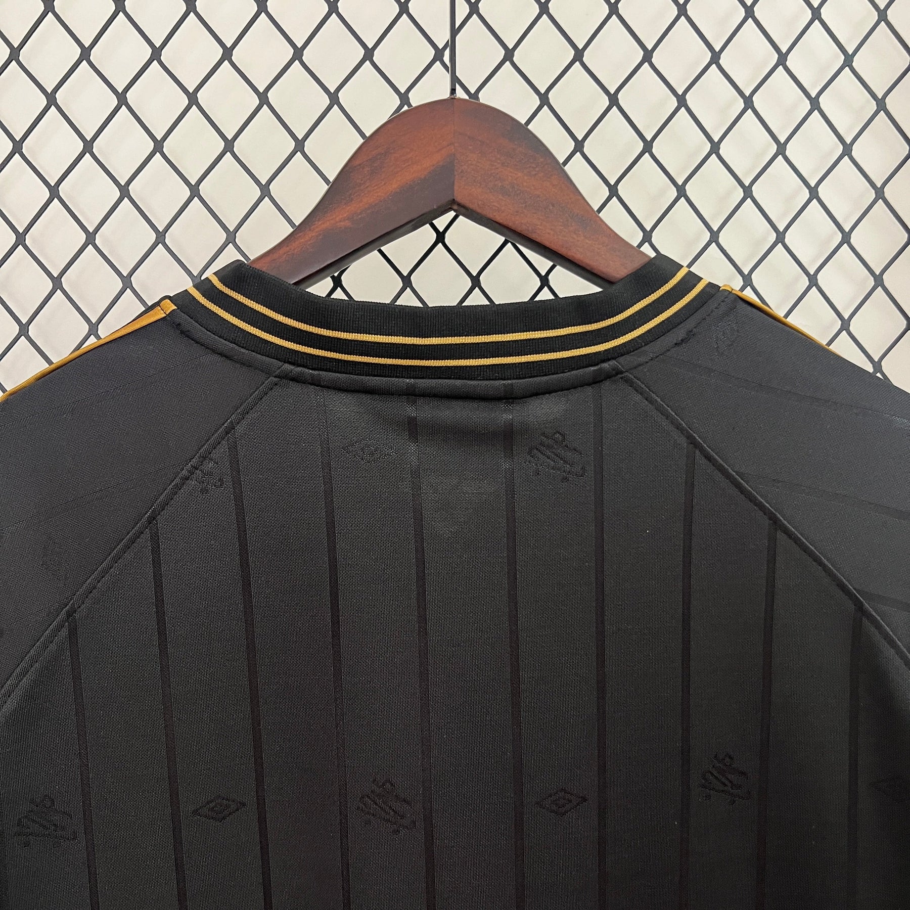 Camisa Santos Edição Charlie Brown Jr 24/25 Preta