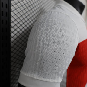 Camisa Seleção da Croácia Home 24/25 Torcedor Nike Masculina - Branco e Vermelho - Modelo Jogador