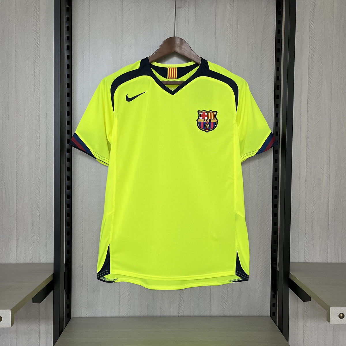 Barcelona Retro 2005/06 away